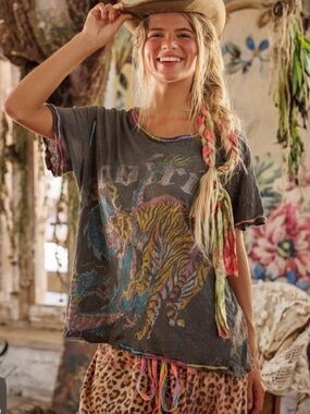 NWT Magnolia Pearl Arcoiris Tee